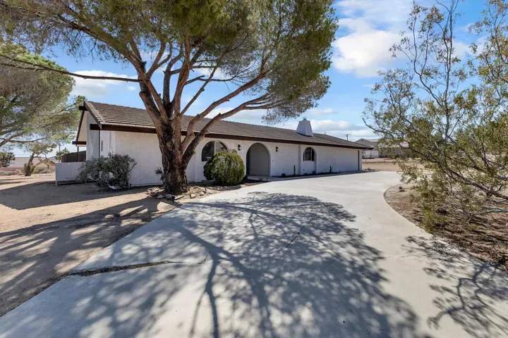 Property Photo: 58406 Joshua Lane CA 92284