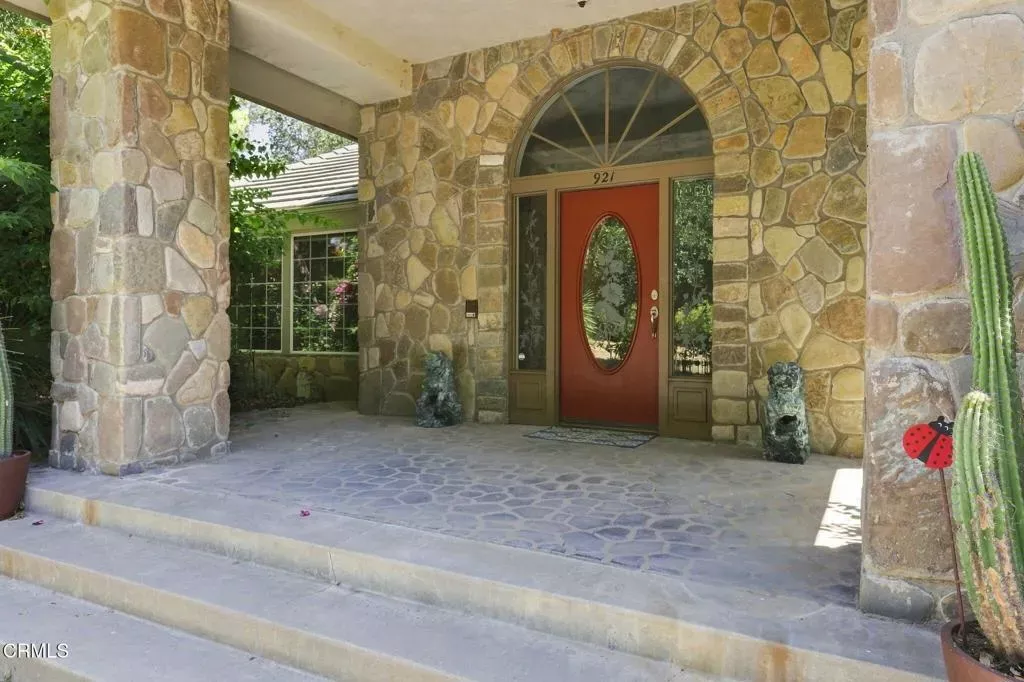 Property Photo:  921 Shokat Drive  CA 93023 