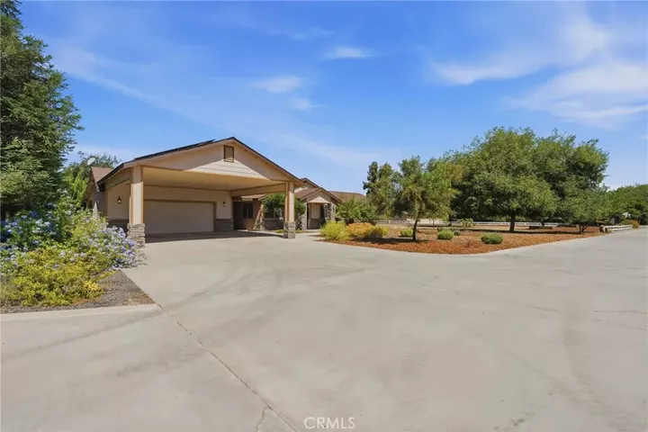 Property Photo:  597 Crawford  CA 93257 