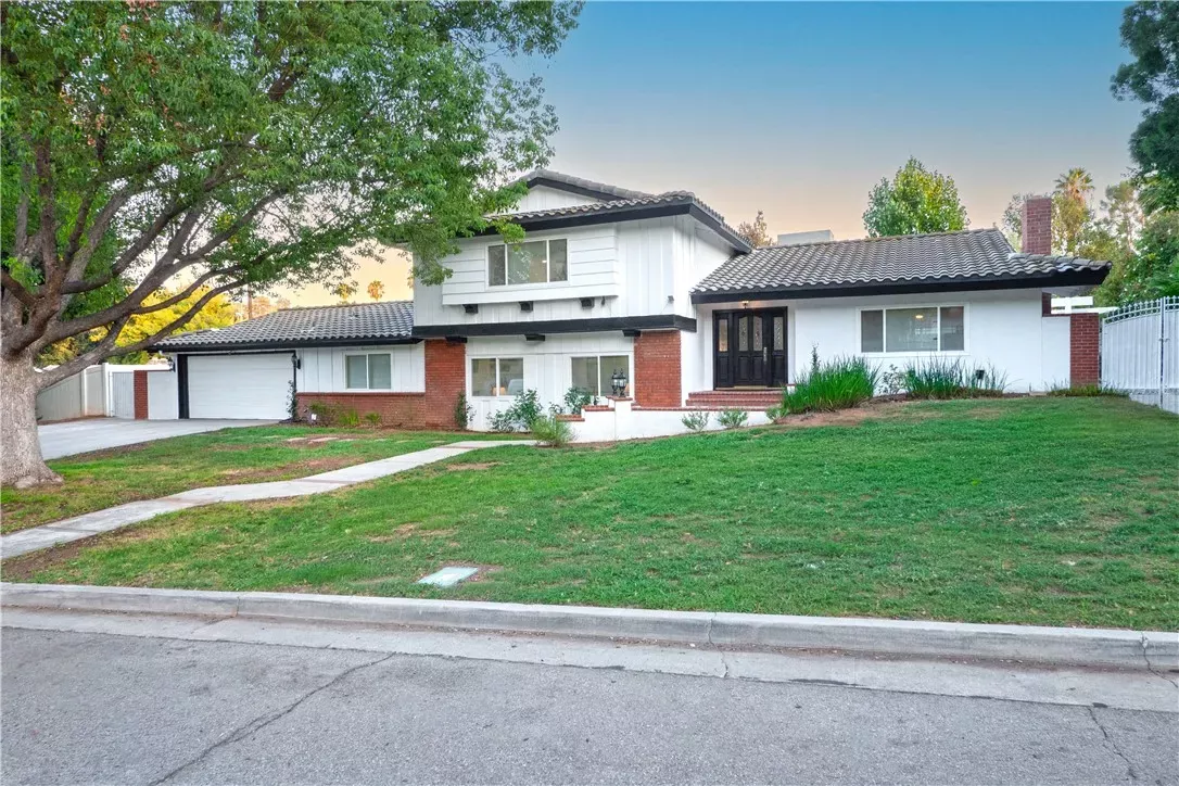 Property Photo: 2350 Shadow Hill Drive CA 92506