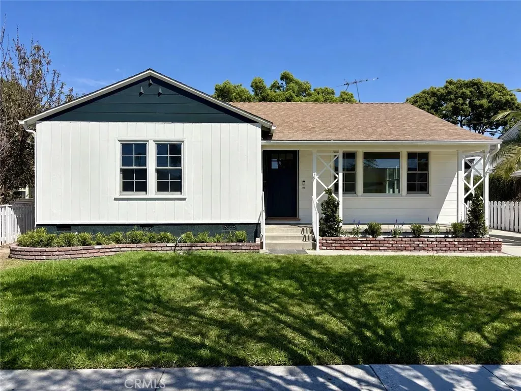 Property Photo: 5618 Verdura CA 90712