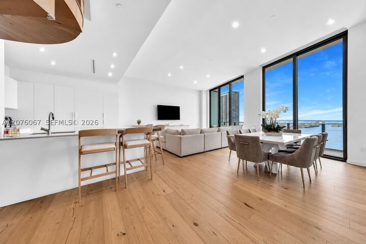 Property Photo:  1300 SE Miami Ave Uph3  FL 33130 