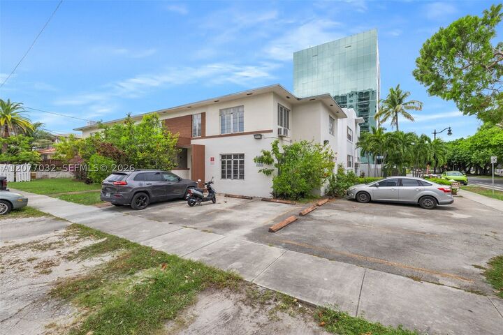 Property Photo: 2101 SW 3rd Ave FL 33129