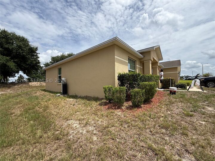 Property Photo:  4106 Dinner Lake Way  FL 33859 