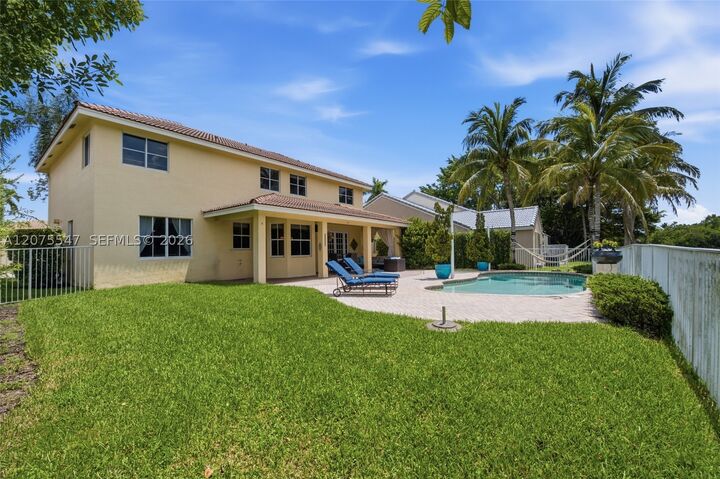 Property Photo: 861 Crestview Cir FL 33327