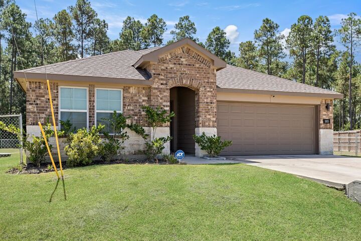 Property Photo: 1805 Hawkins Way TX 77659