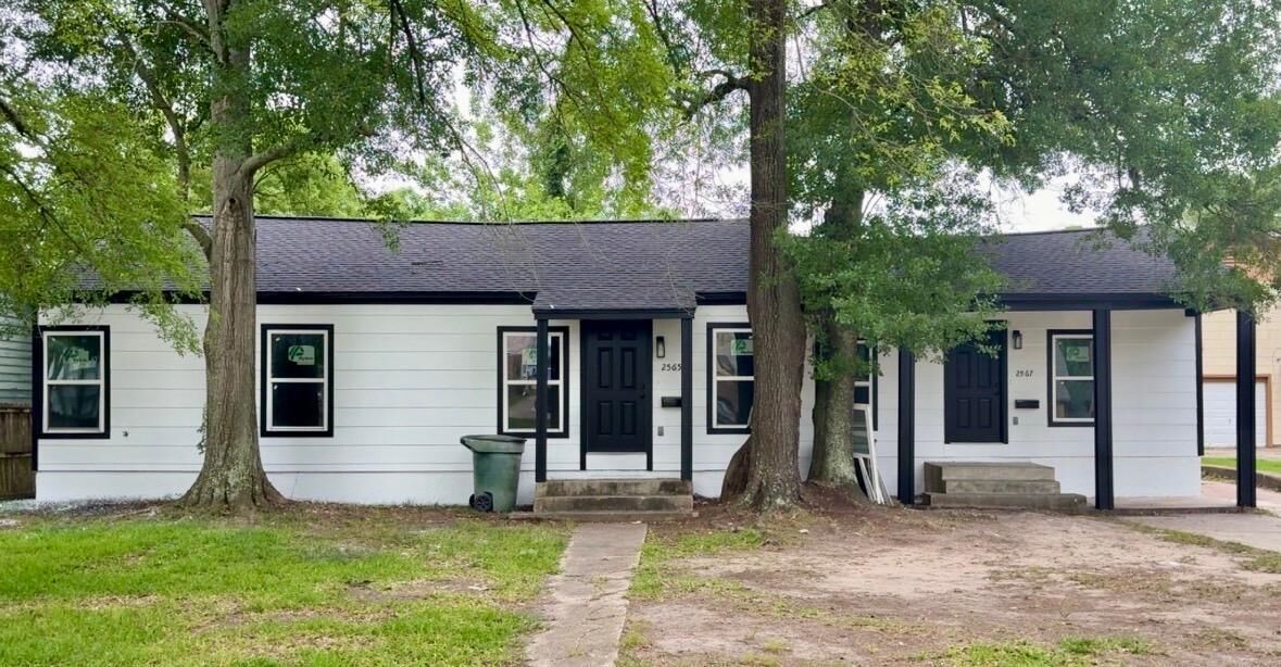 Property Photo: 2565 Pecos TX 77702