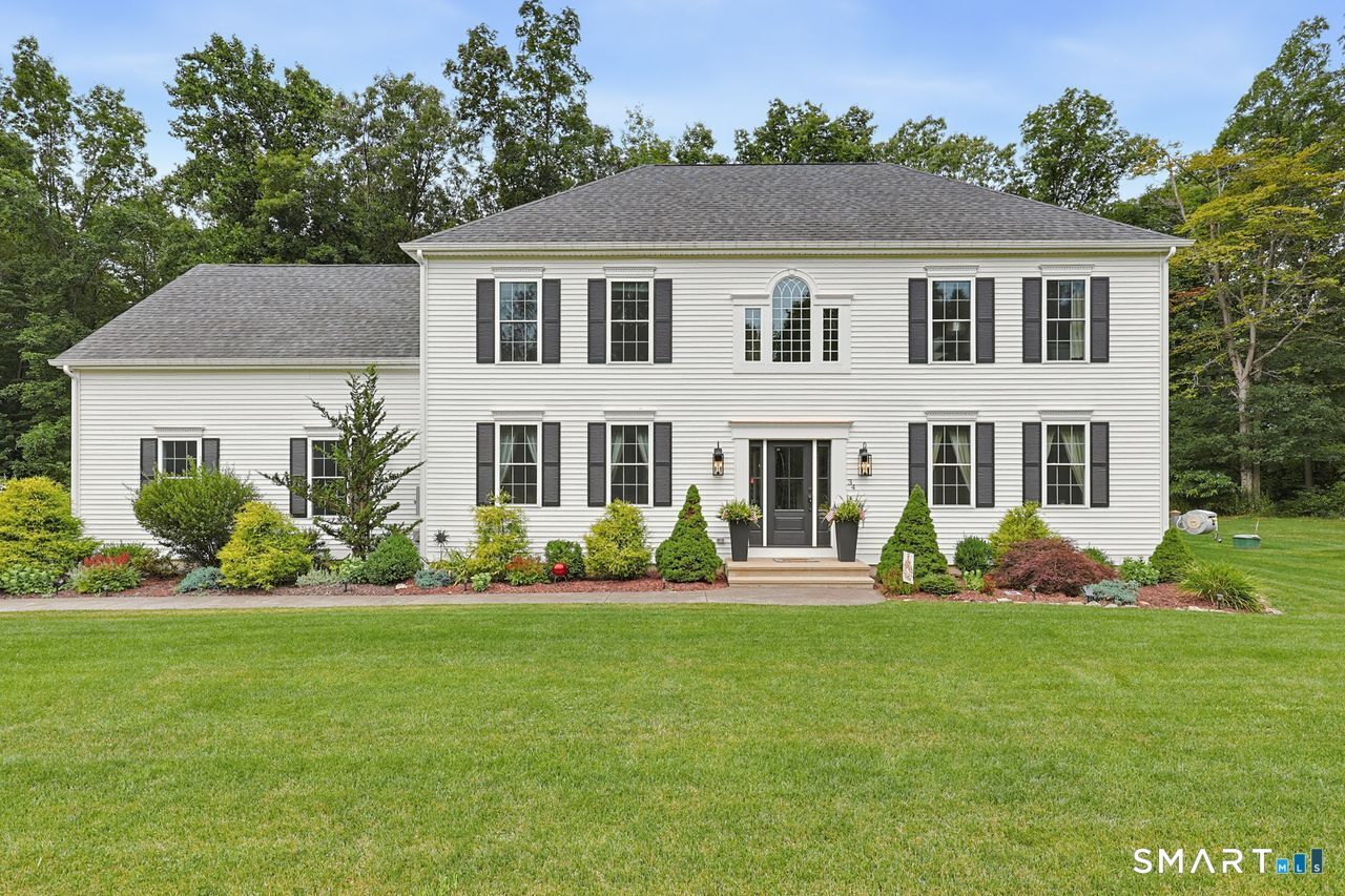 Property Photo:  34 Foxglove Circle  CT 06441 