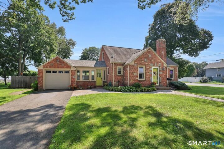 Property Photo:  200 Woodland Street  CT 06042 