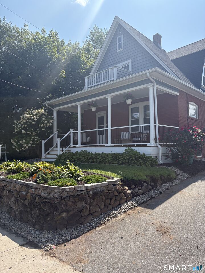 Property Photo:  186 Francis Street  CT 06053 