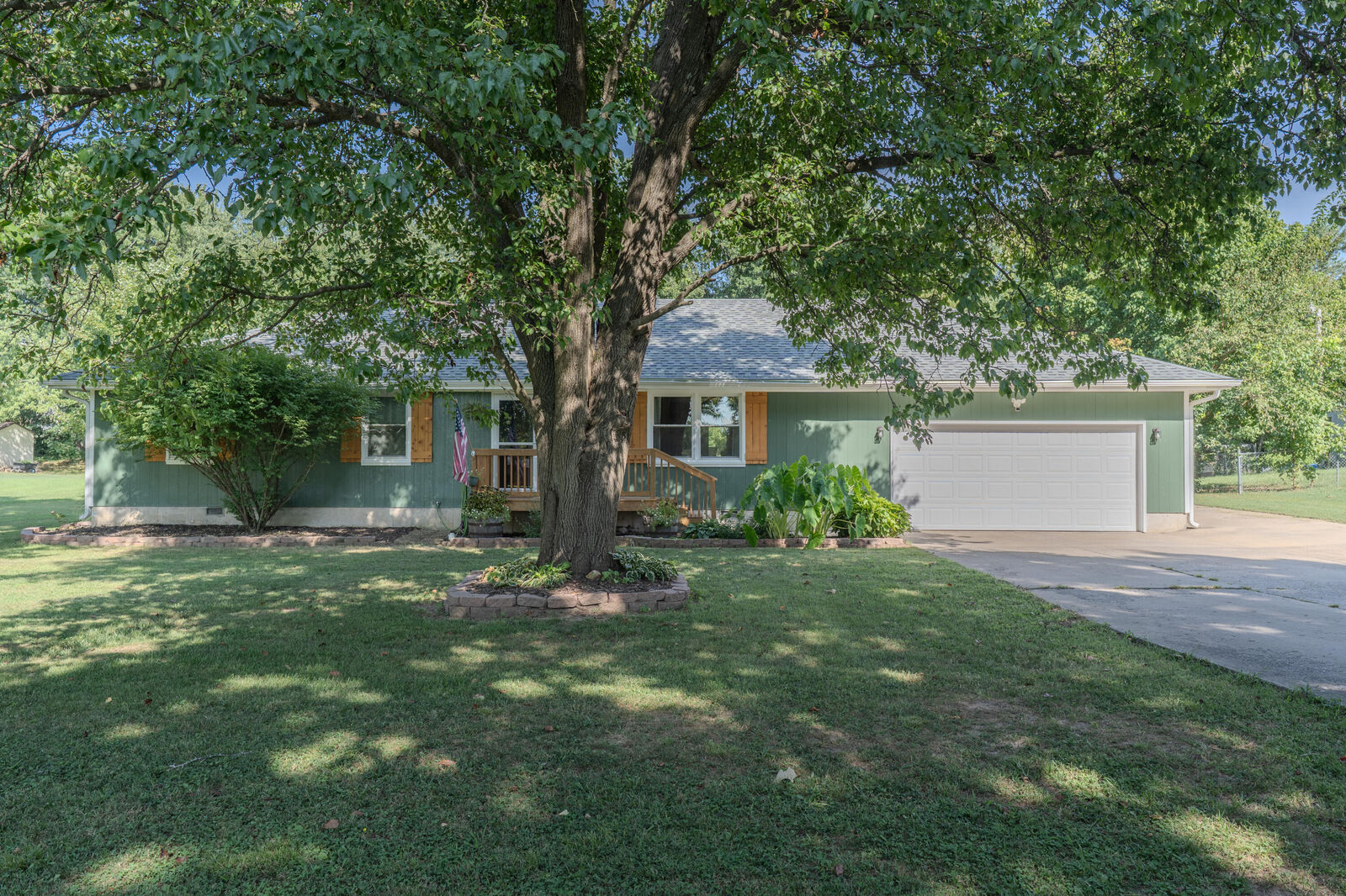 Property Photo: 1804 S 14th Avenue MO 65721
