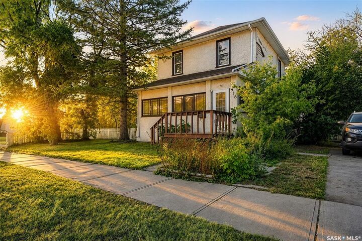 Property Photo: 416 5th Avenue NW SK S6H 3X9