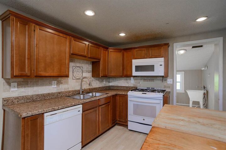 Property Photo: 7609 N Bethel Road OK 74032