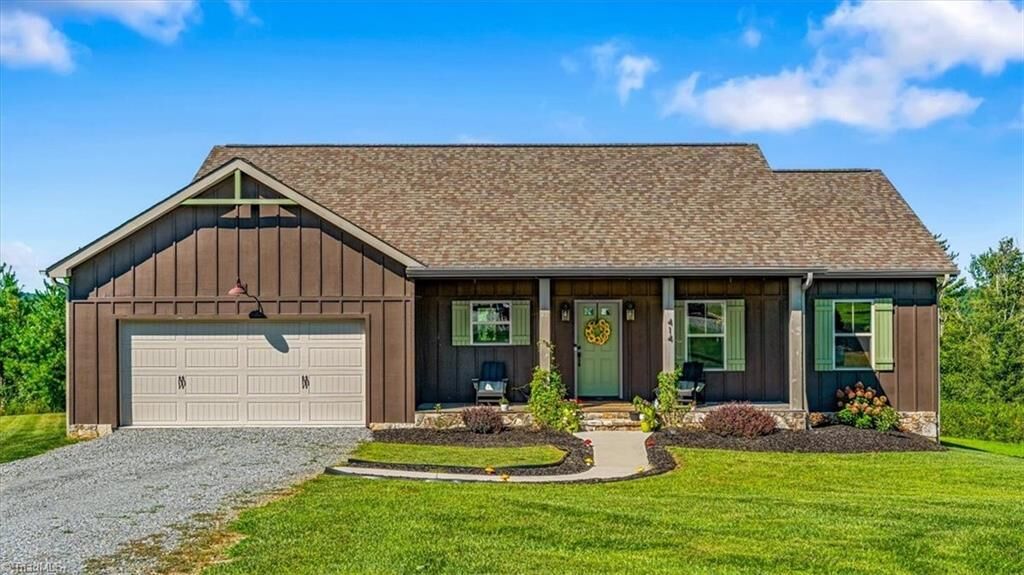 Property Photo:  414 Turtle Ridge Road  NC 28675 