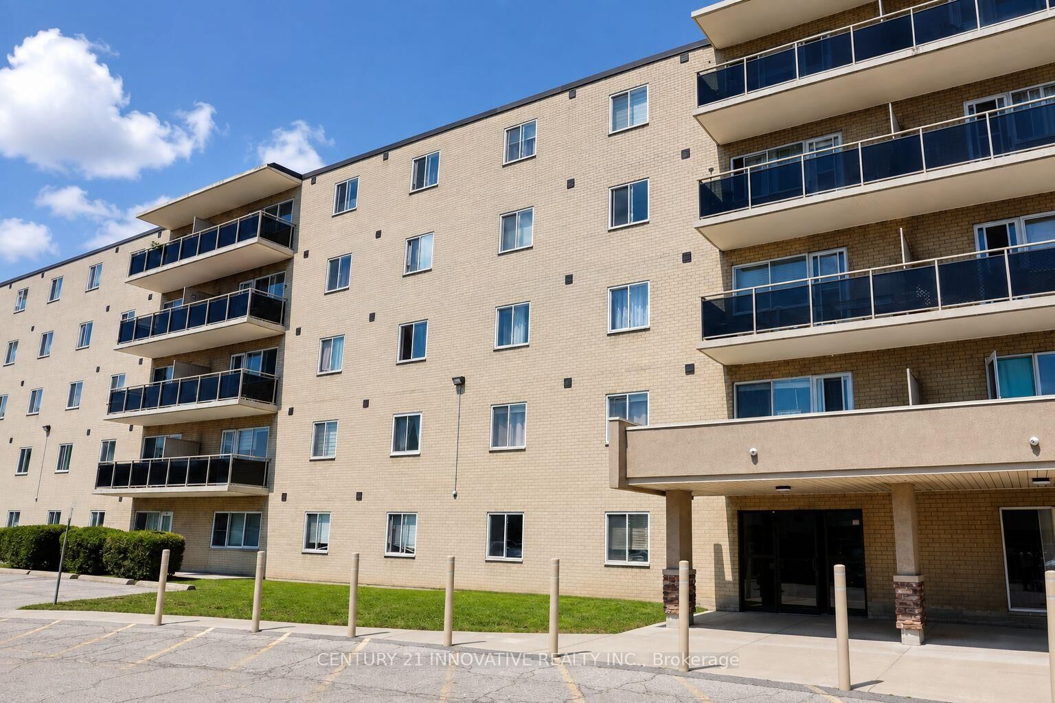 Property Photo: 936 Glen Street 101 ON L1J 5Z7