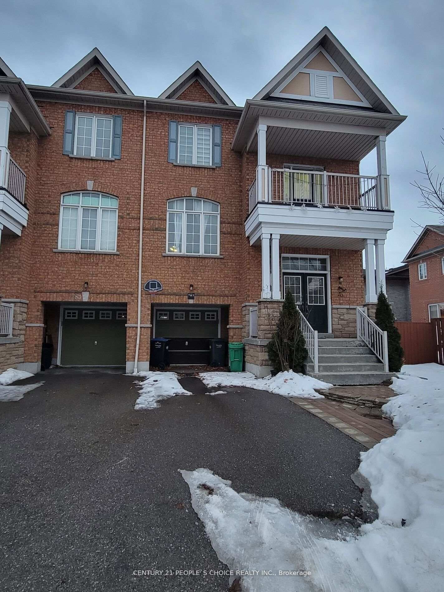 Property Photo: 783 Millworks Crescent Upper ON L5B 0B9