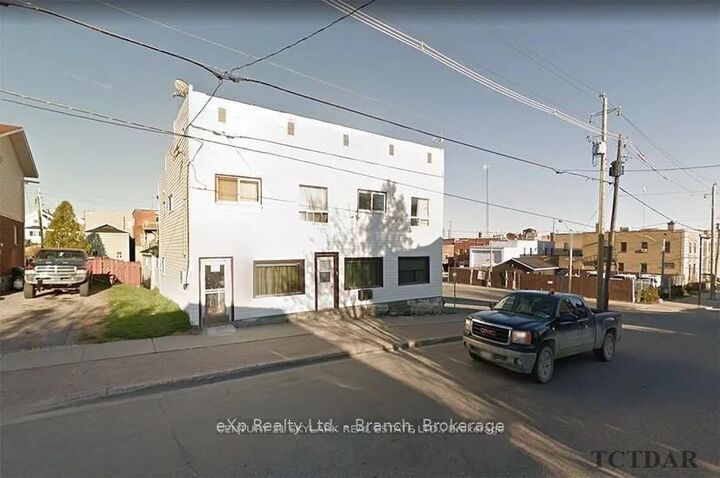 43 Duncan Avenue S — photo 1