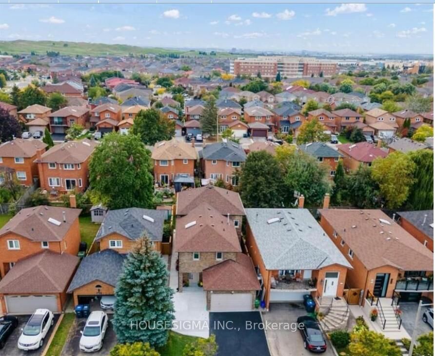 Property Photo:  659 Roselaire Trail 1  ON L5R 3C6 
