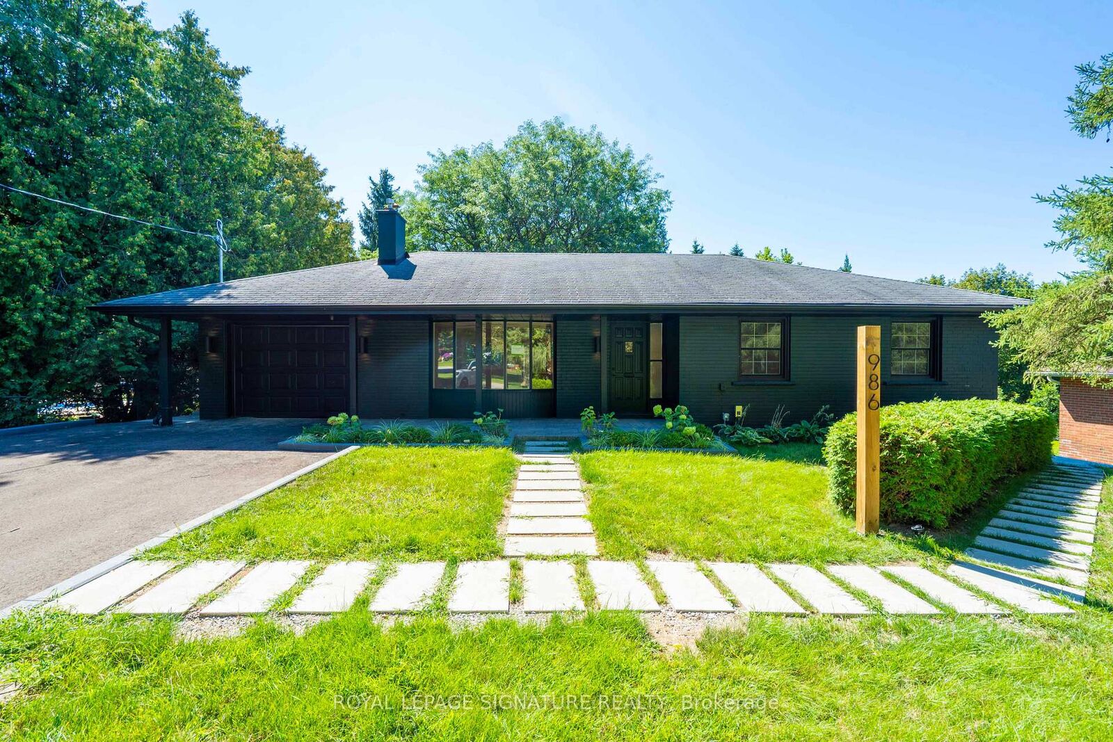 Photo de la propriété: 986 Srigley Street 1 ON L3Y 1Y3