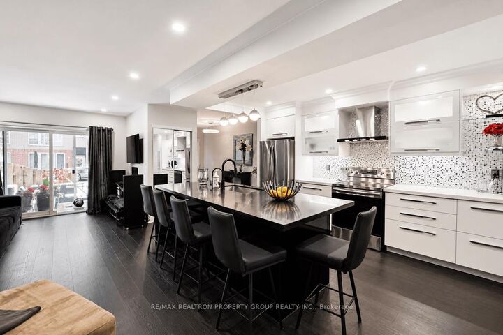 Property Photo: 1400 The Esplanade N/A N 402 ON L1V 6V2