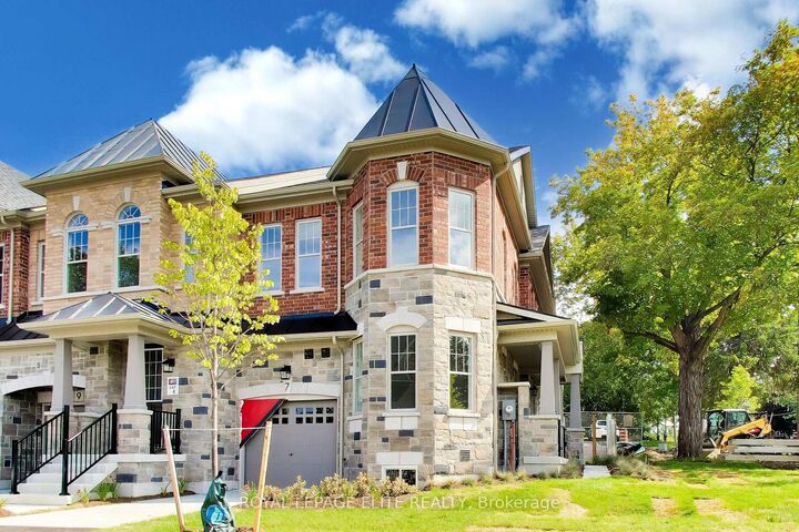 Property Photo: 7 Dennison Street S ON L7B 1G2
