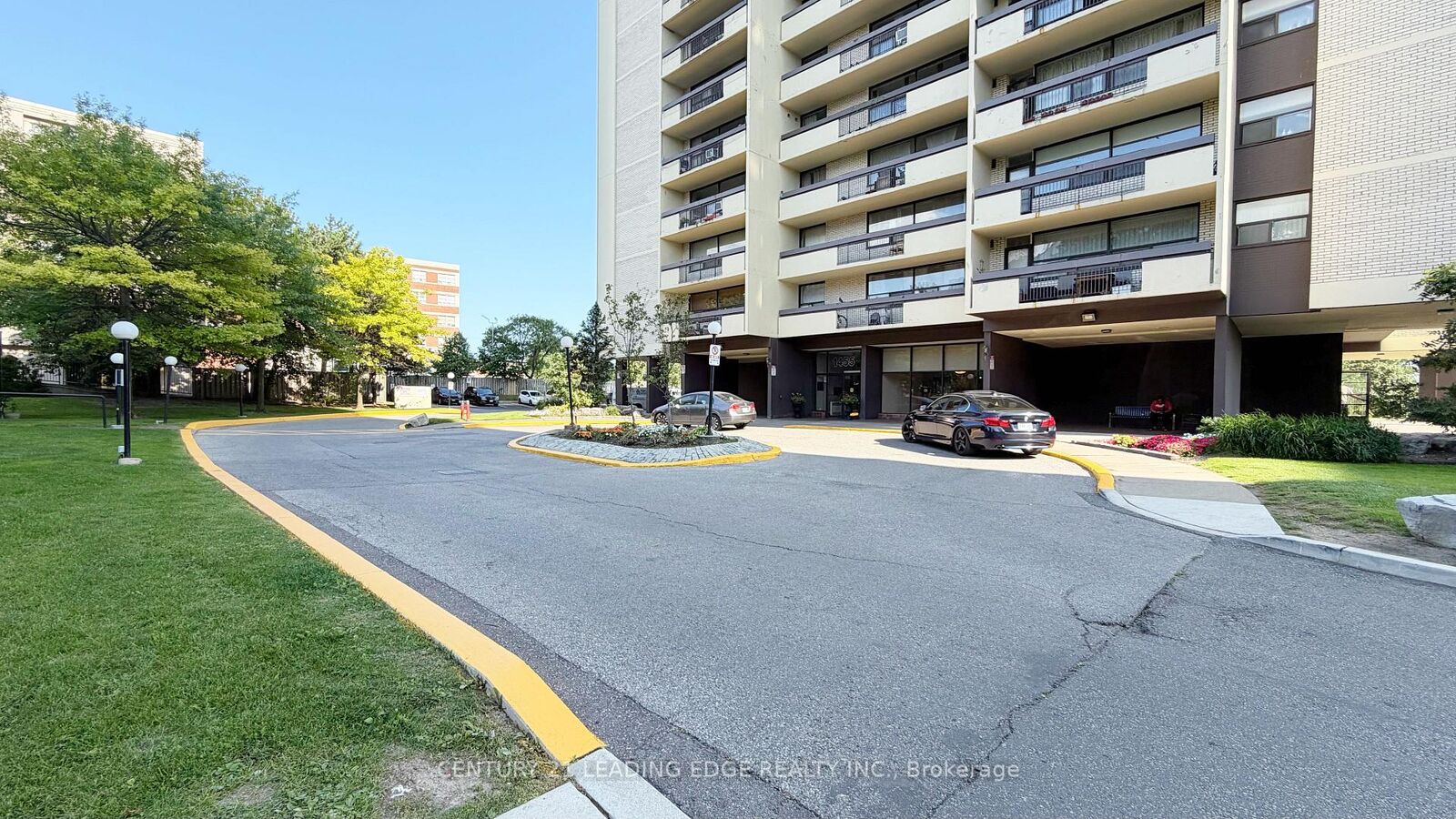 Property Photo:  1455 Lawrence Avenue W 1007  ON M6L 1B1 