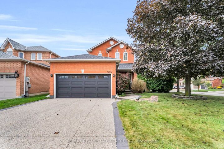 Property Photo:  7404 Davemark Court  ON L5N 7P3 