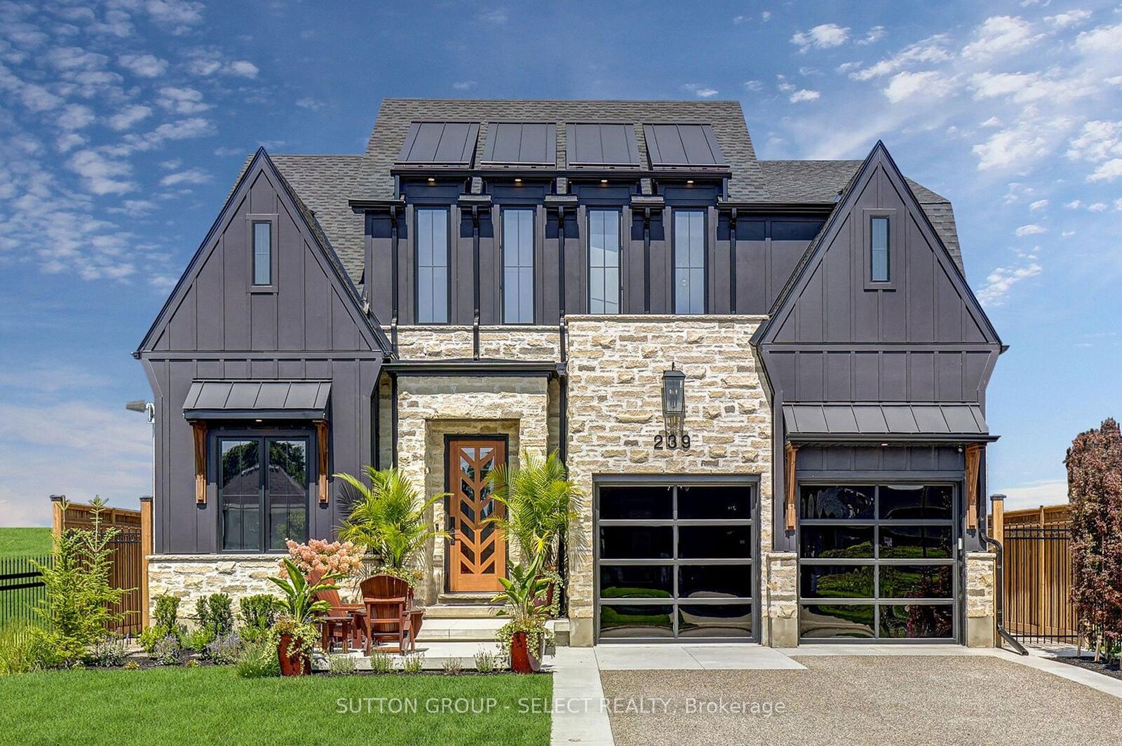 Property Photo: 239 Foxborough Place ON N0M 2P0