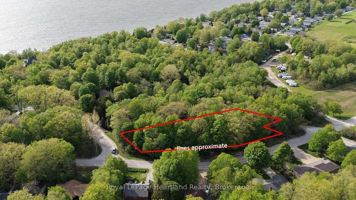 Property Photo:  33760 Magnolia Crescent  ON N7A 3Y2 