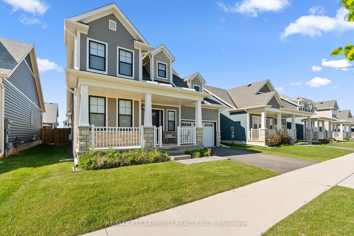 Property Photo: 26 Beachwalk Crescent ON L0S 1N0