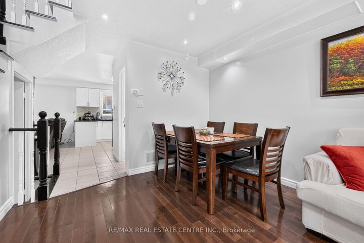 Property Photo: 8 Flatlands Way ON L6R 2B5
