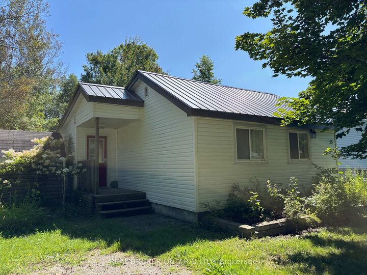 Property Photo:  53 Lovejoy Street  ON L0K 2A0 