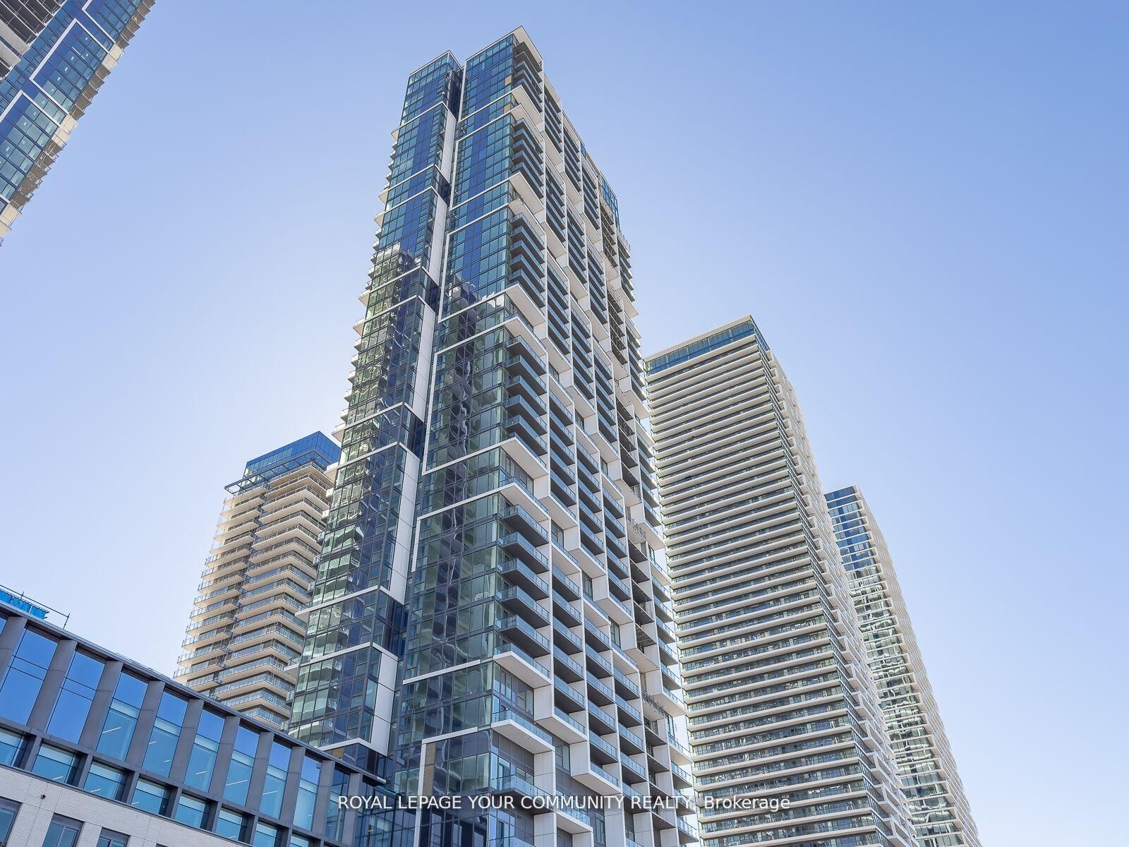 Property Photo:  1000 Portage Parkway Ph12  ON L4K 0L1 