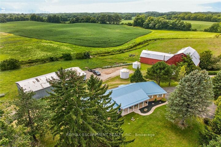 Property Photo:  7011 Dickenson Road E  ON L0R 1W0 