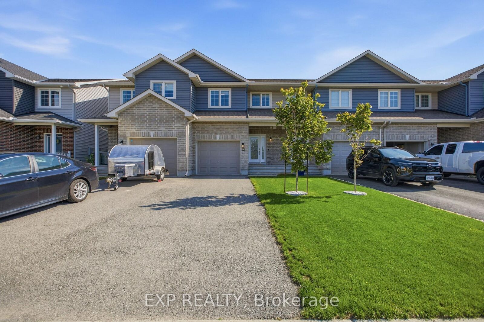 Property Photo: 42 Vimy Ridge Crescent ON K7S 0H7