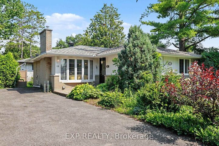 Property Photo: 16 Elmsley Crescent ON K2H 6V2