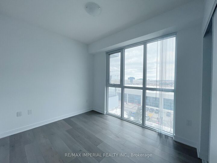 Property Photo:  38 Honeycrisp Crescent 616  ON L4K 0M7 