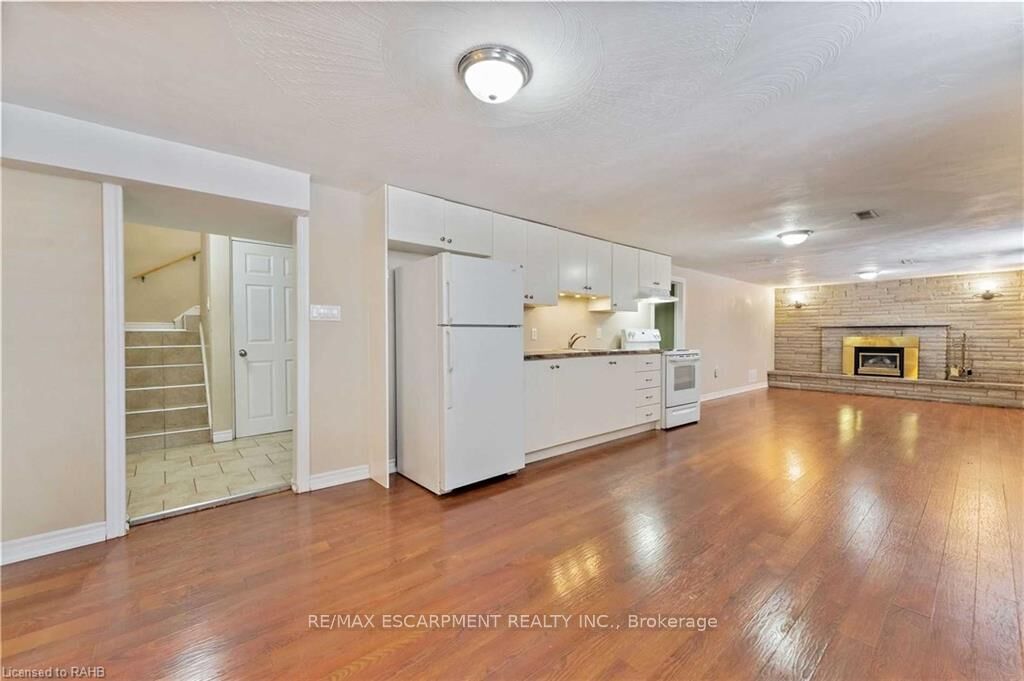 Property Photo:  864 Upper Ottawa Street Basement  ON L8T 3V5 