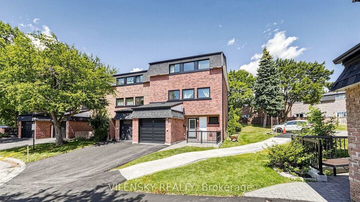 14 Poplar Crescent 19 — photo 1