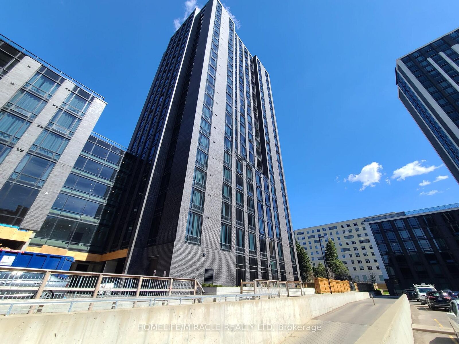 Property Photo:  145 Columbia Street W 725  ON N2L 0K7 