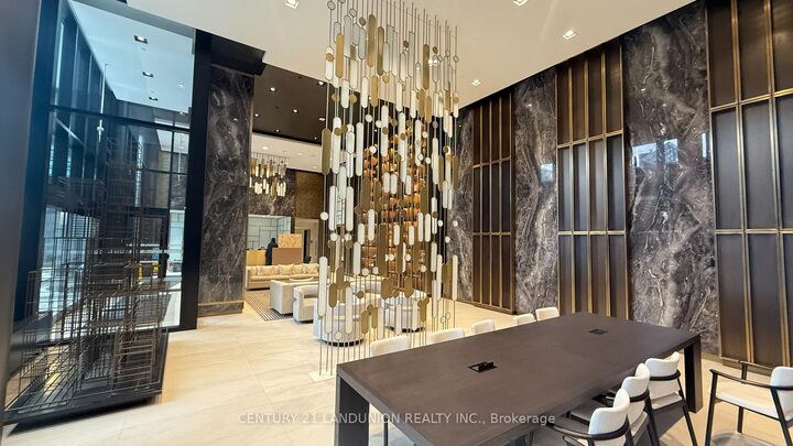 Photo de la propriété: 117 Broadway Avenue 2411 ON M4P 1V3