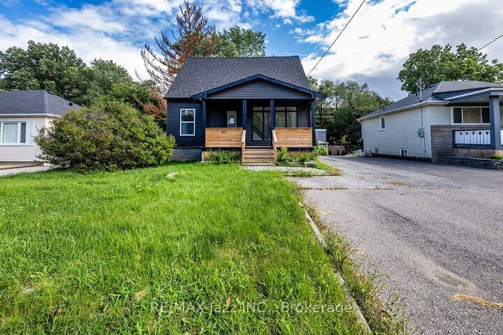 Property Photo:  37 Lincoln Street  ON L1S 6C4 