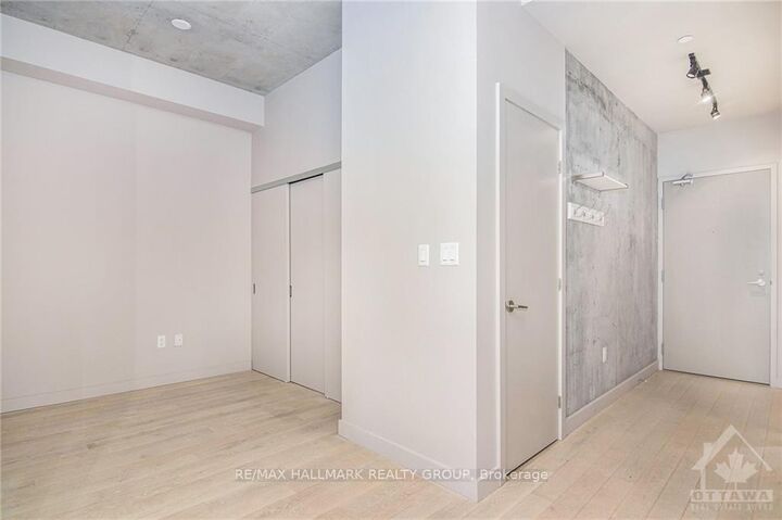 Property Photo:  224 Lyon Street 404  ON K1R 0C1 