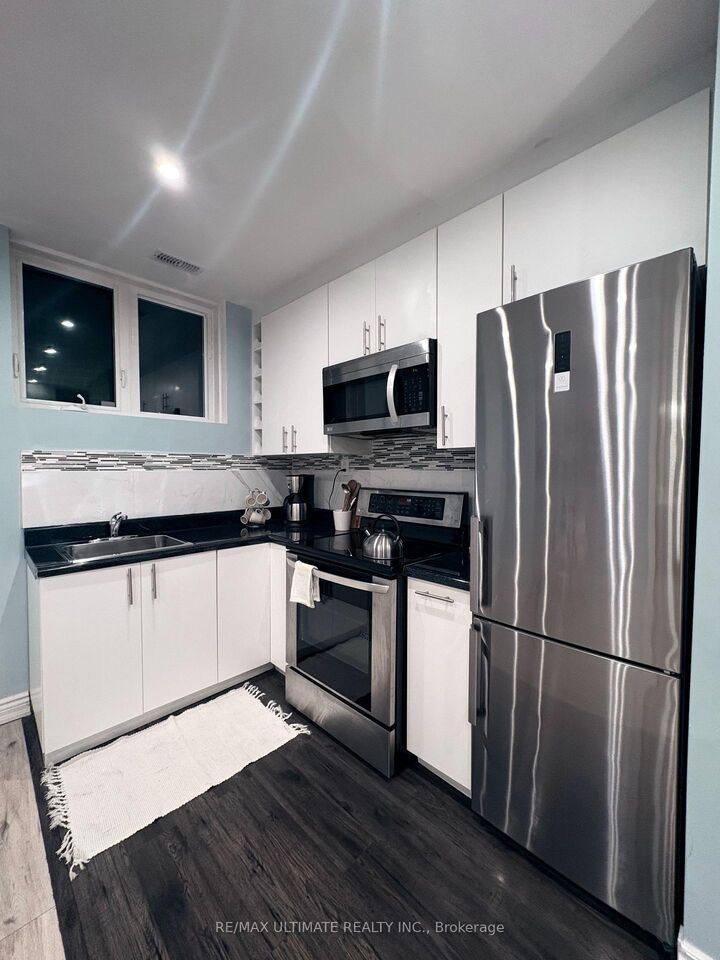 Property Photo:  1166 Glengrove Avenue W 2 Lower  ON M6B 2K4 