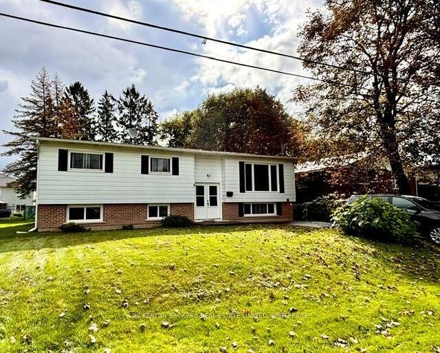 Property Photo: 355 Oak Street ON K7G 2R7