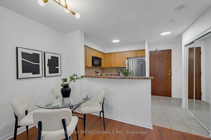 Property Photo: 9 Michael Power Place 402 ON M9A 0A5