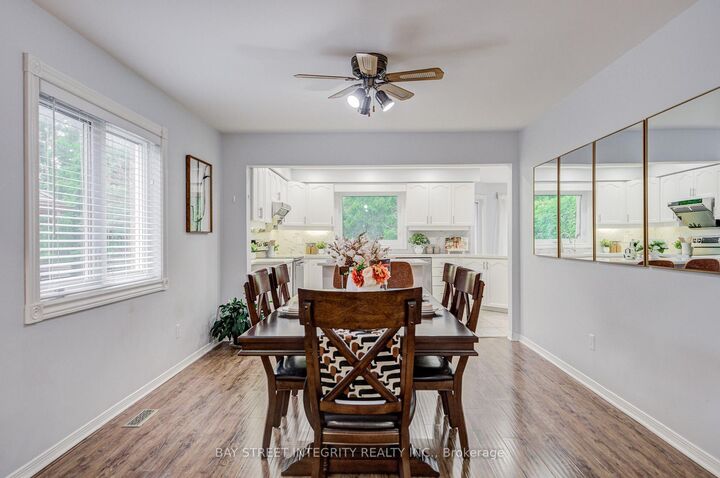 Property Photo: 753 College Manor Drive ON L3Y 8G6