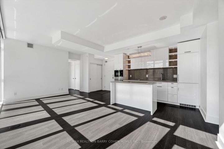 Property Photo: 32 Davenport Road 303 ON M5R 0B5