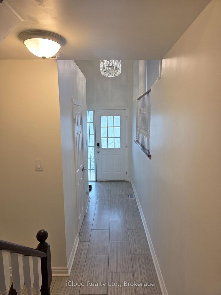 2398 Britannia Road W 68 — photo 1