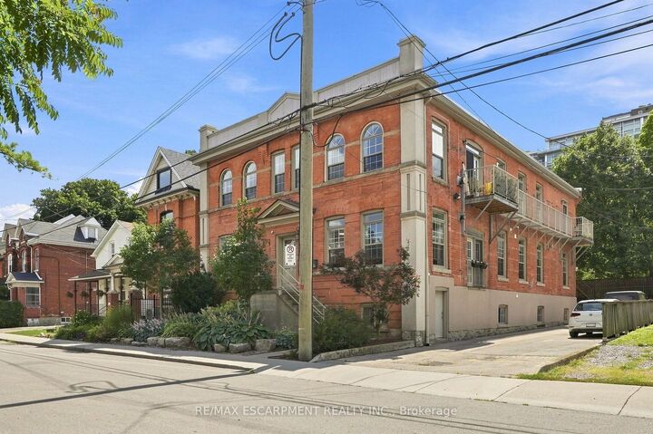 Property Photo:  54 Alanson Street 202  ON L8N 1W5 